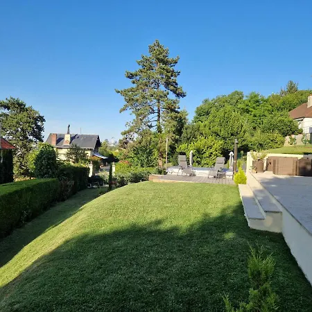 La Source De Rum i privatbostad Bougival